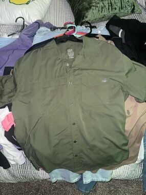 Huk Men's Olive Green Lightweight Button-Up Shirt Jacket